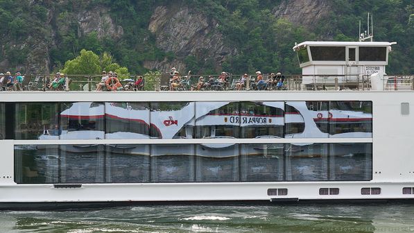 Gegenverkehr mit Spiegelung