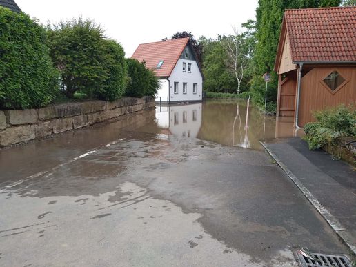 Untereisesheim Zufahrt zum Neckartalradweg und zur Brücke (in ca. 400 m)