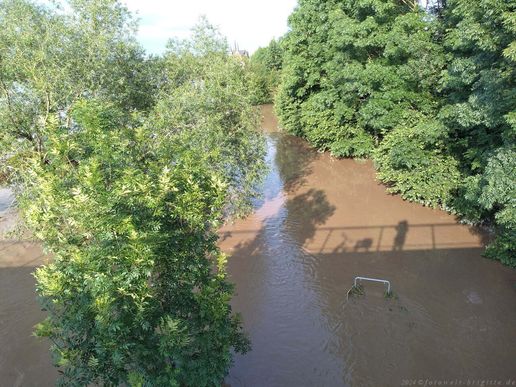 Bad Wimpfen von der Brücke - unten der Neckartalradweg